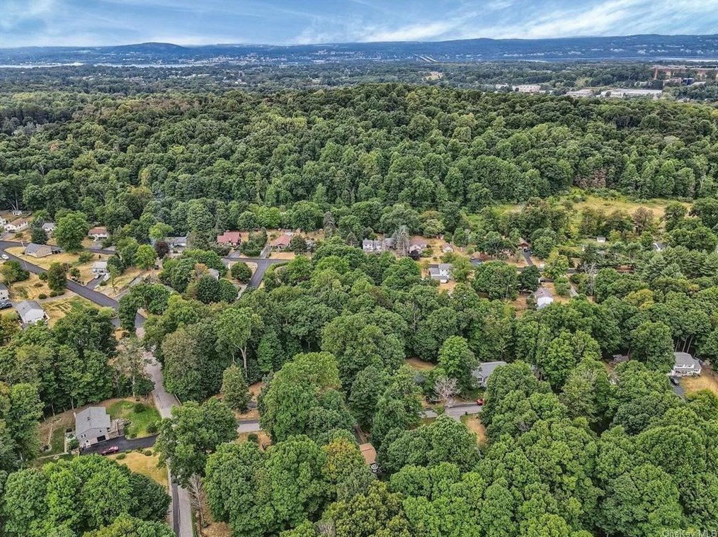 13 Brookside Rd, Beacon NY 12508-2422 exterior