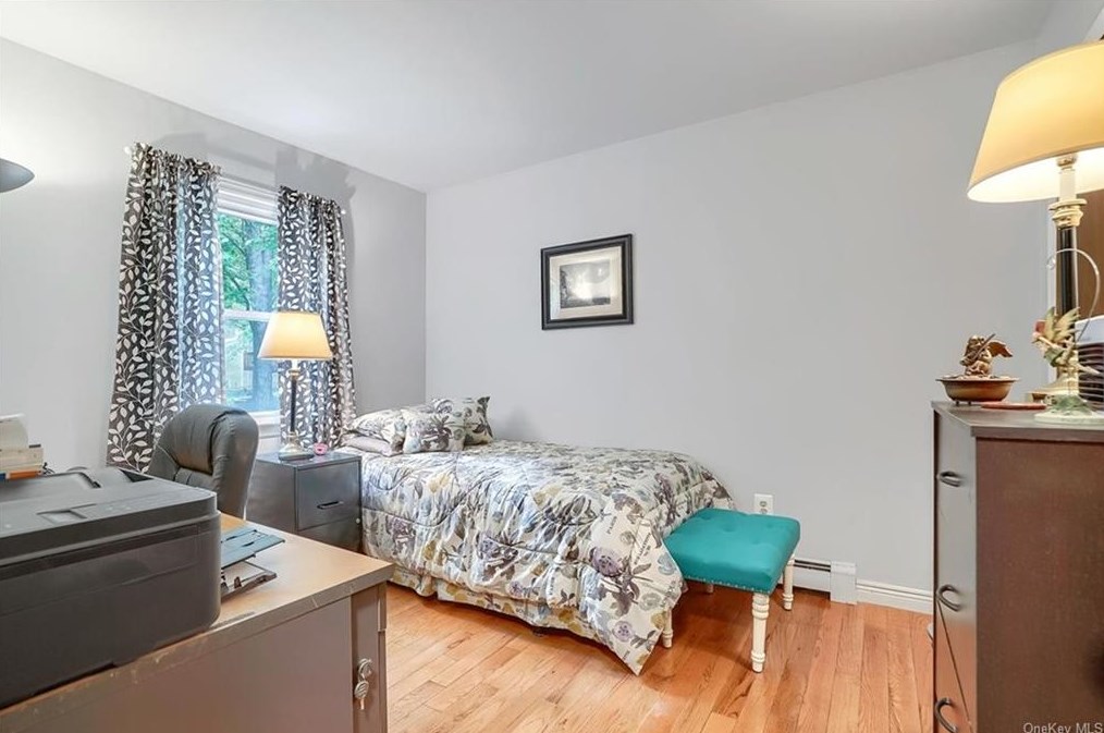 13 Brookside Rd, Beacon NY 12508-2422 exterior