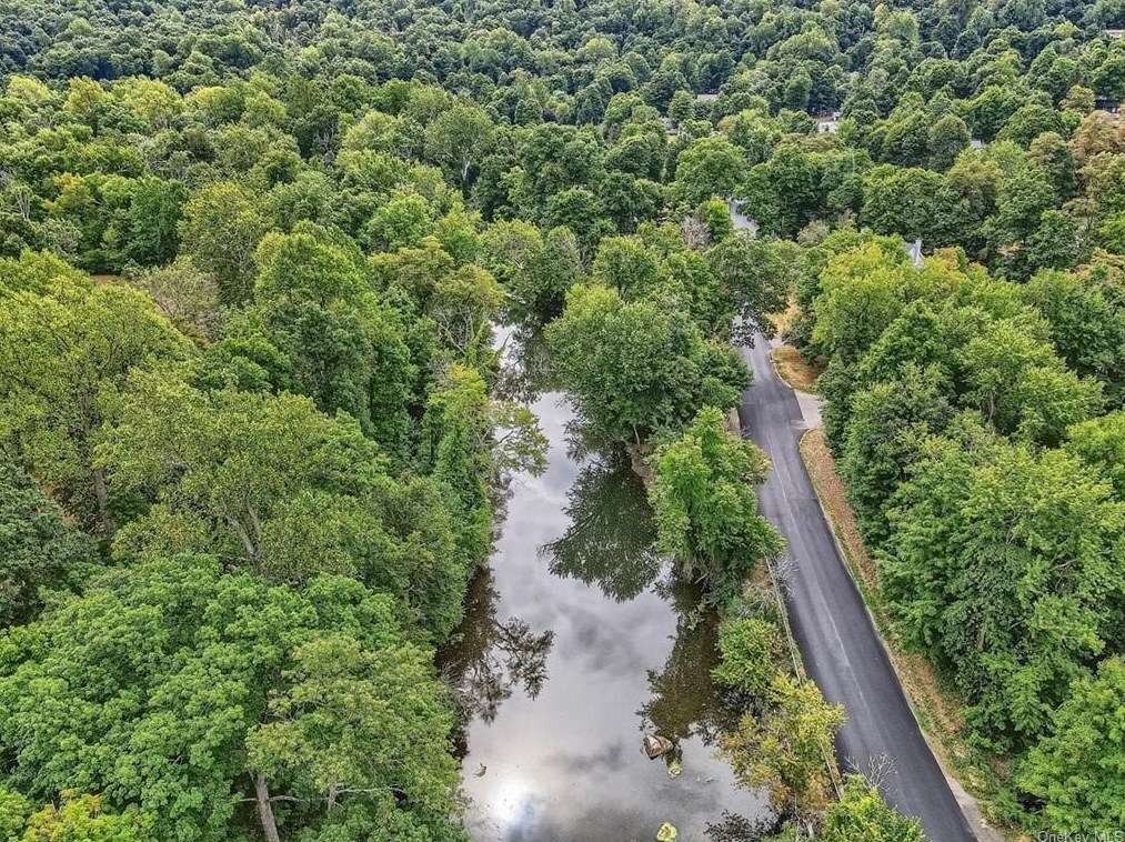 13 Brookside Rd, Beacon NY 12508-2422 exterior