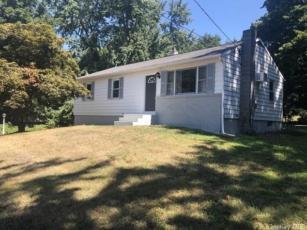 3 Ninham Ave, New Hamburg, NY 12590-6025