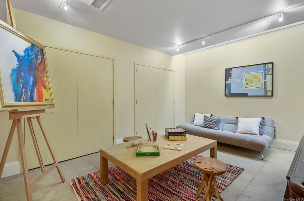 14 Bronson Ave, Larchmont NY  10538-3824 exterior