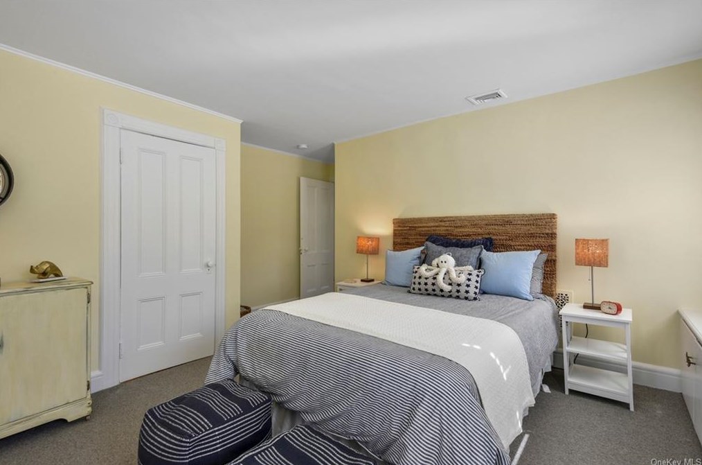 14 Bronson Ave, Larchmont NY  10538-3824 exterior