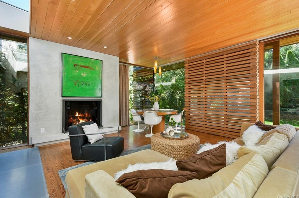 14 Bronson Ave, Larchmont NY  10538-3824 exterior