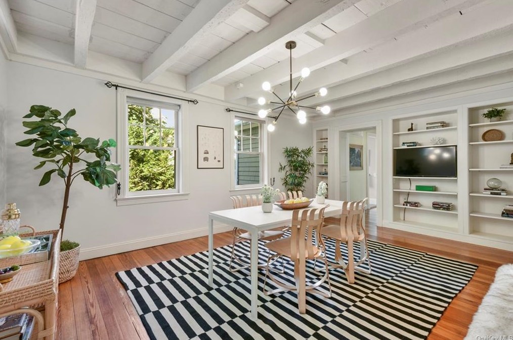 14 Bronson Ave, Larchmont NY  10538-3824 exterior