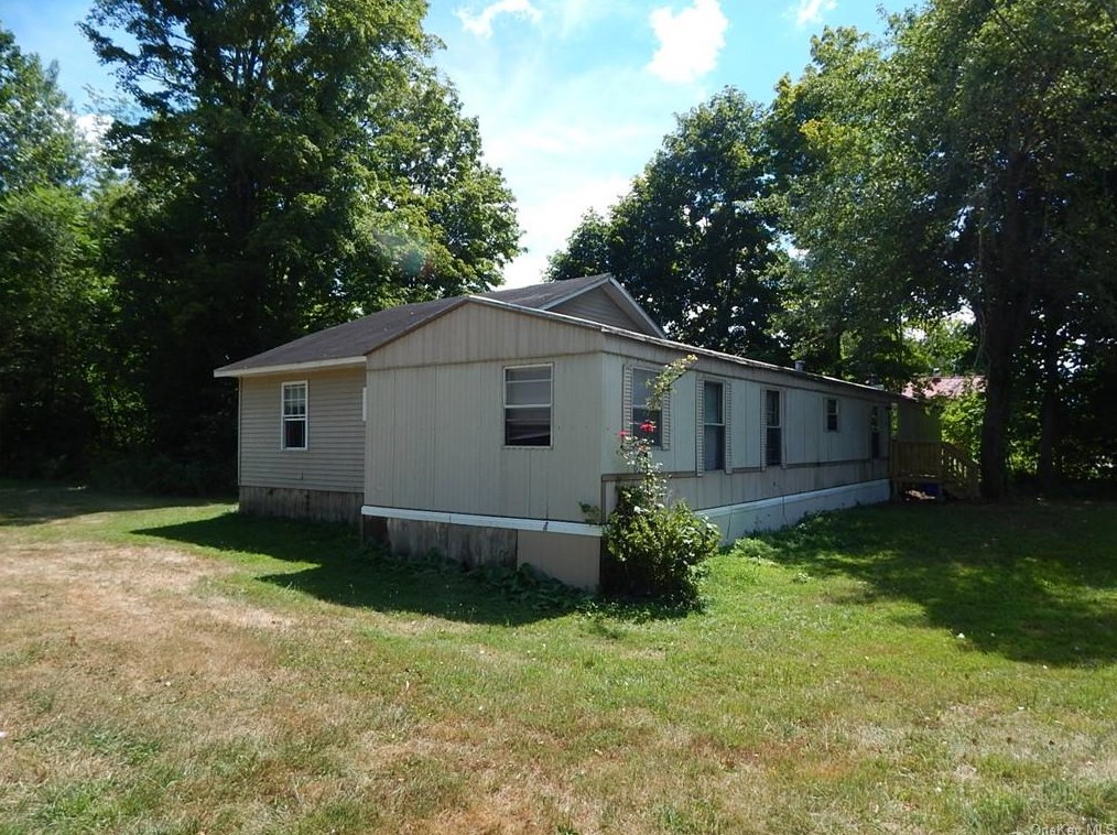 36 Canal St, Wurtsboro, NY 12790-7934