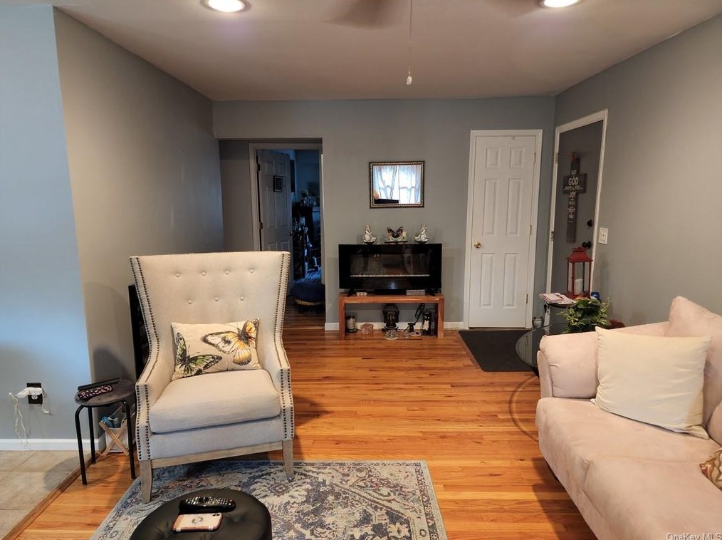 23 Dorset Ct #l, Yorktown Hgts, NY 10598