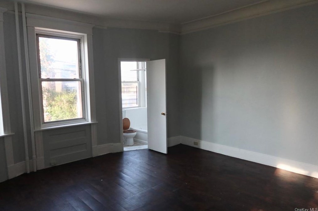 44 Maple St #1a, Yonkers, NY 10701