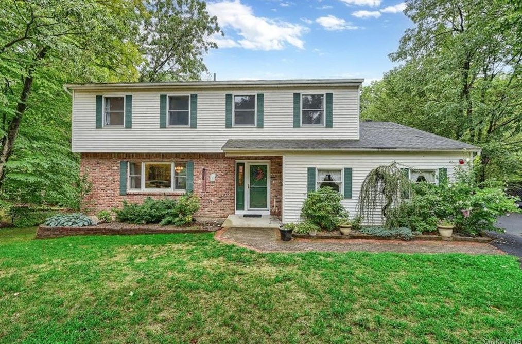 23 Scaglione Ct, Highland Mills, NY 10930-2325