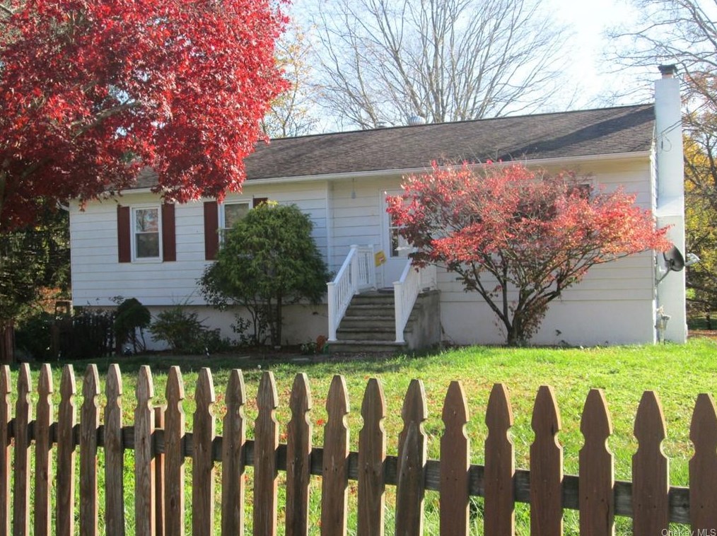 3 Cynthia Ct, Florida, NY 10921