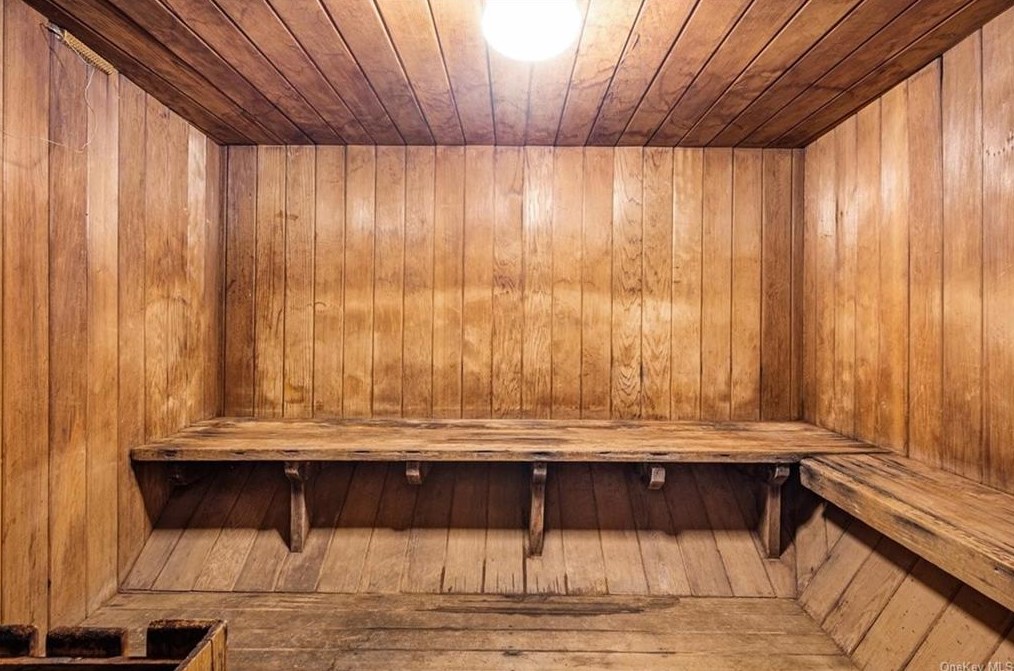 362 Skyline Dr, Mount Ivy NY  10970-2508 exterior