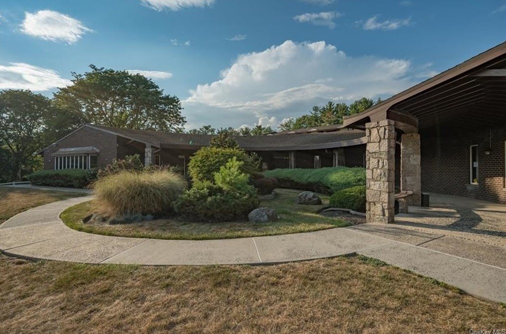 362 Skyline Dr, Mount Ivy NY  10970-2508 exterior