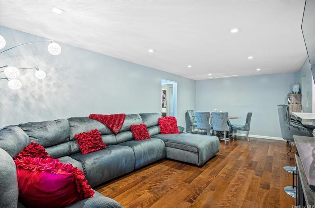 362 Skyline Dr, Mount Ivy NY  10970-2502 exterior