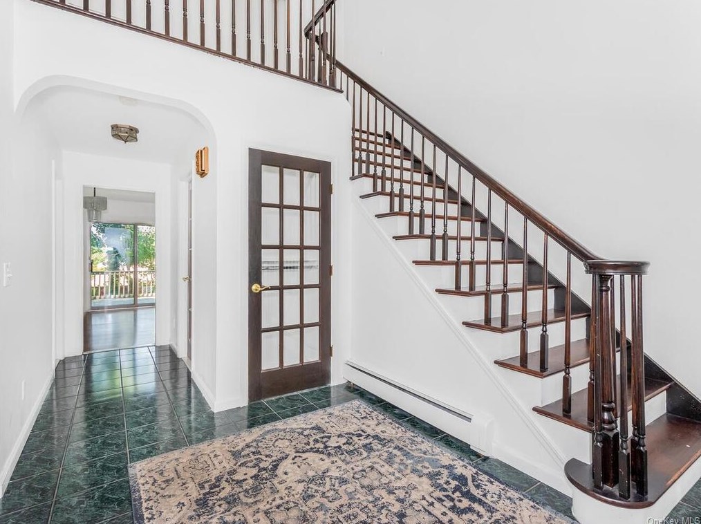 21 Pershing Ave, Yonkers, NY 10705-3632