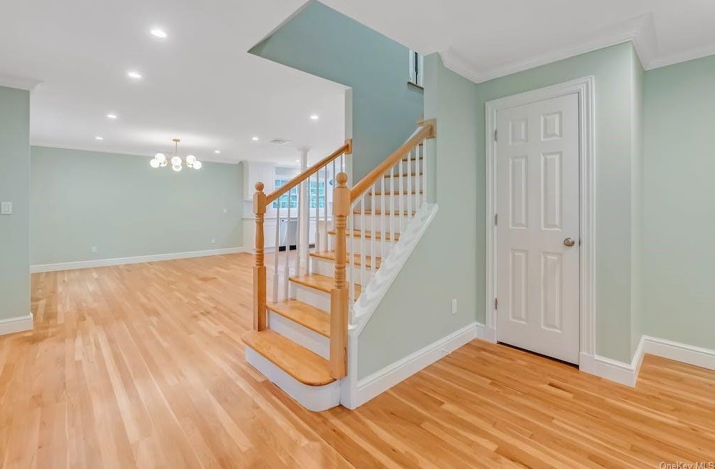 102 Fuller Rd, Briarcliff, NY 10510