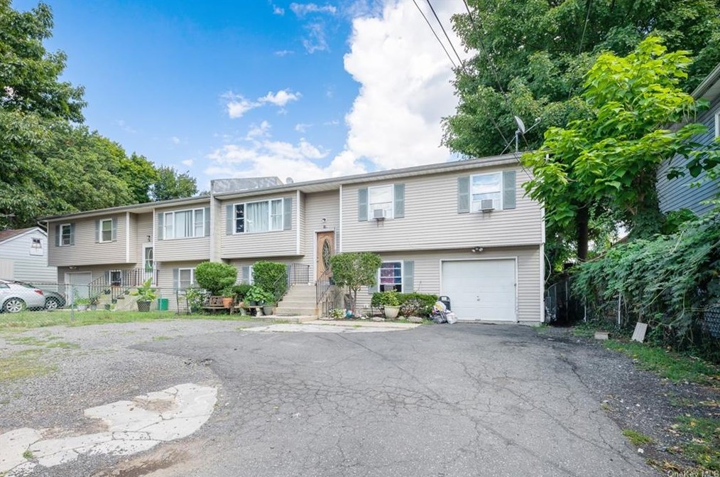 10 Johnson St, Chestnut Ridge, NY 10977-4833