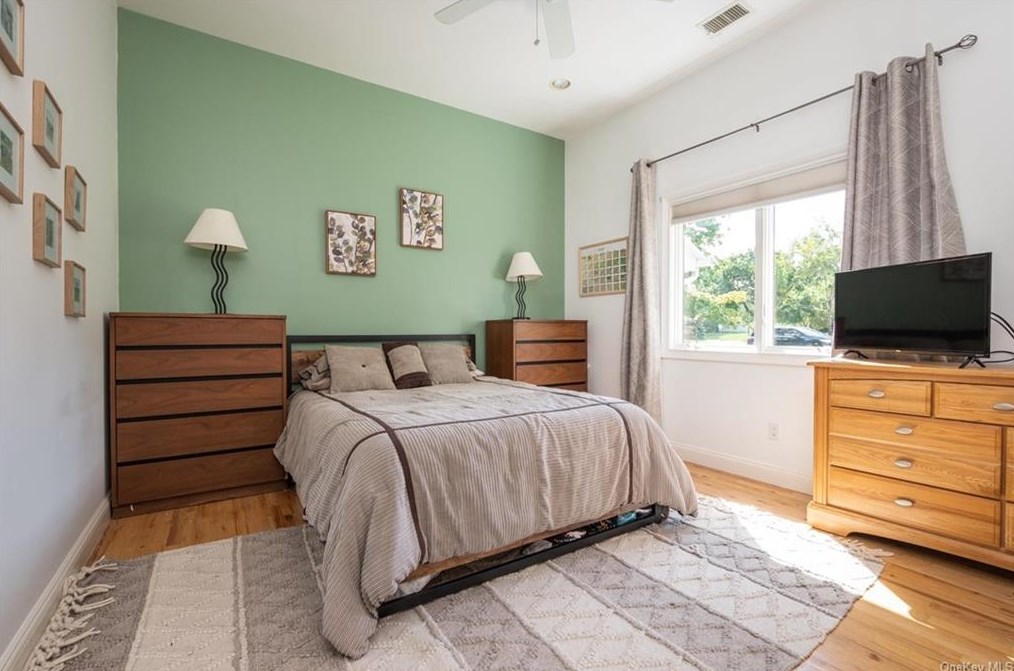 42 Merritts Path, Rocky Point NY  11778-9142 exterior