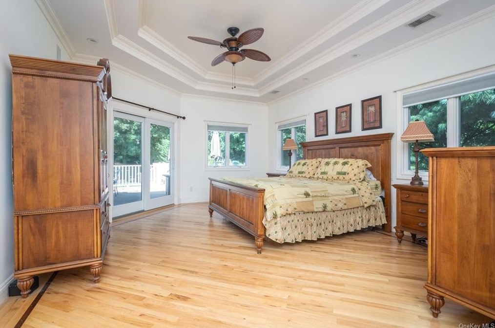 42 Merritts Path, Rocky Point NY  11778-9142 exterior