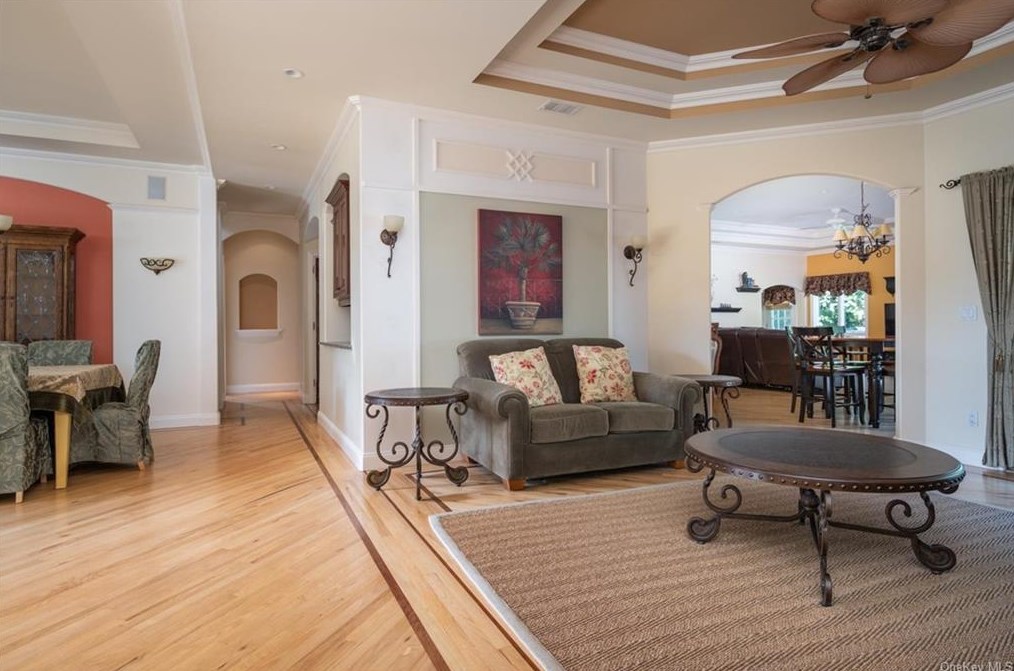 42 Merritts Path, Rocky Point NY  11778-9142 exterior