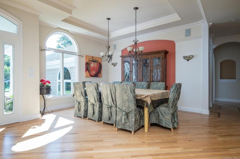 42 Merritts Path, Rocky Point NY  11778-9142 exterior