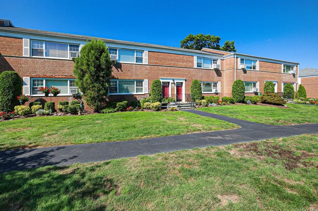 11 Westview Ave #20-2, White Plains, NY 10603
