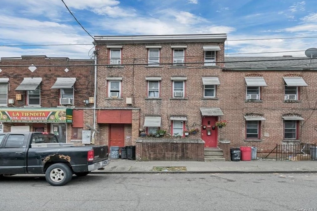 251 Washington St, Newburgh, NY 12550-5430