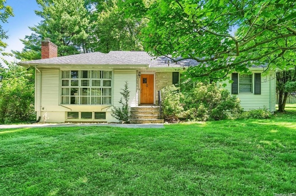 22 Barnett Rd W, Monroe, NY 10950