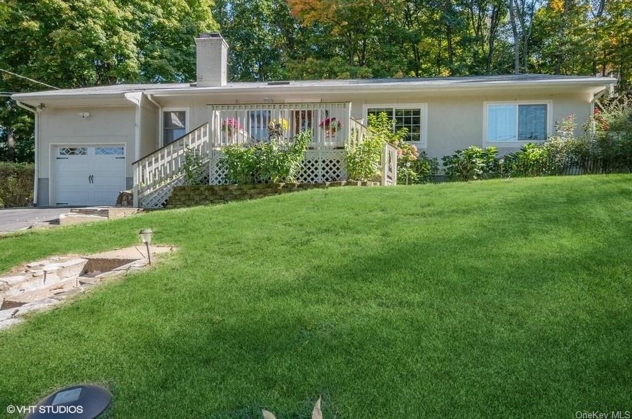 21 Hickory Rd, Sloatsburg, NY 10974