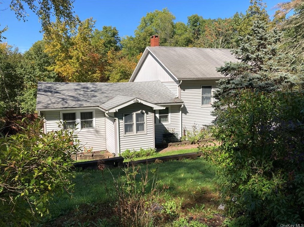 243 Red Mills Rd, Pine Bush, NY 12566