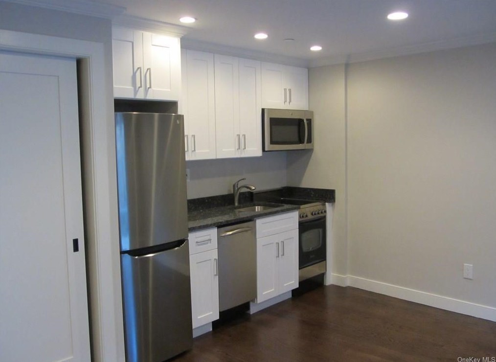 17 Cedar St, Dobbs Ferry, NY 10522-1718
