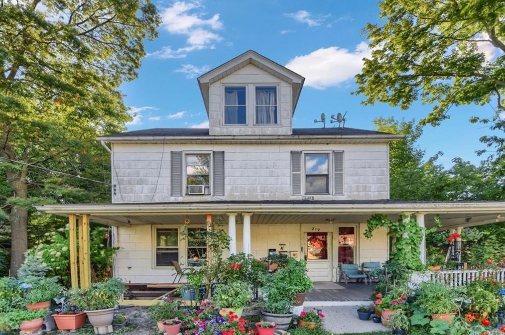 219 Main St, Monroe, NY 10950-2830