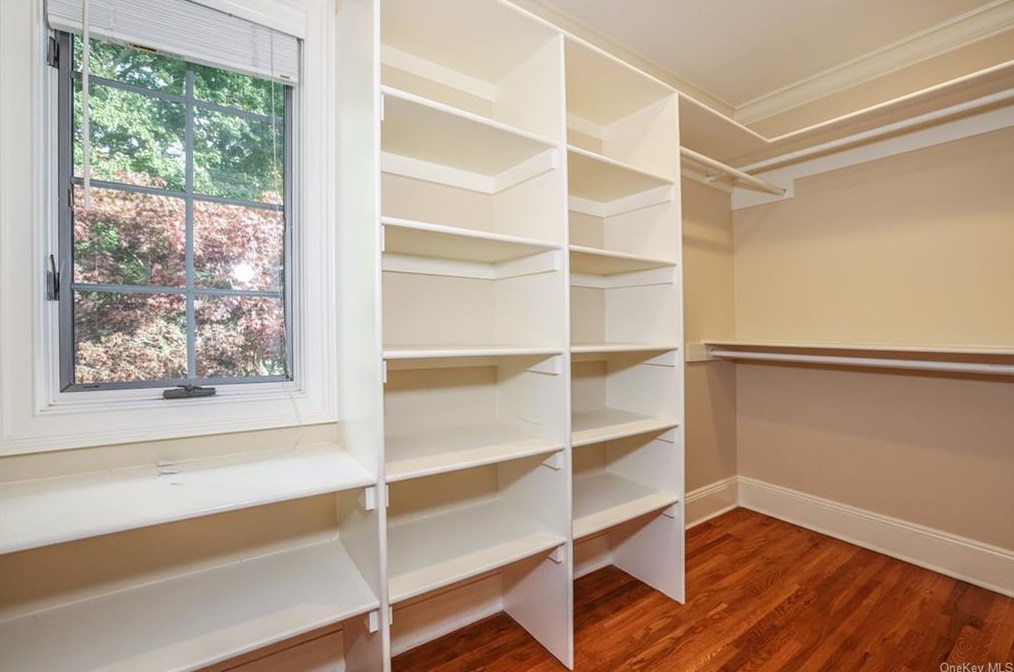 5 Kenilworth Ln, Rye NY  10580-1957 exterior