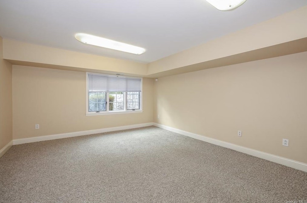 5 Kenilworth Ln, Rye NY  10580-1957 exterior