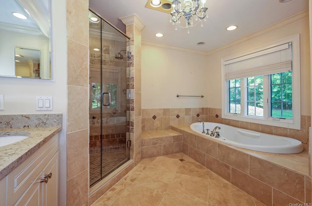 5 Kenilworth Ln, Rye NY  10580-1957 exterior