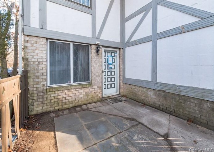 66 Birchwood Rd, Gordon Heights NY  11763-1231 exterior