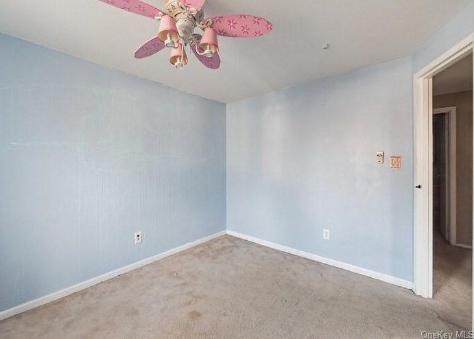 66 Birchwood Rd, Gordon Heights NY  11763-1231 exterior