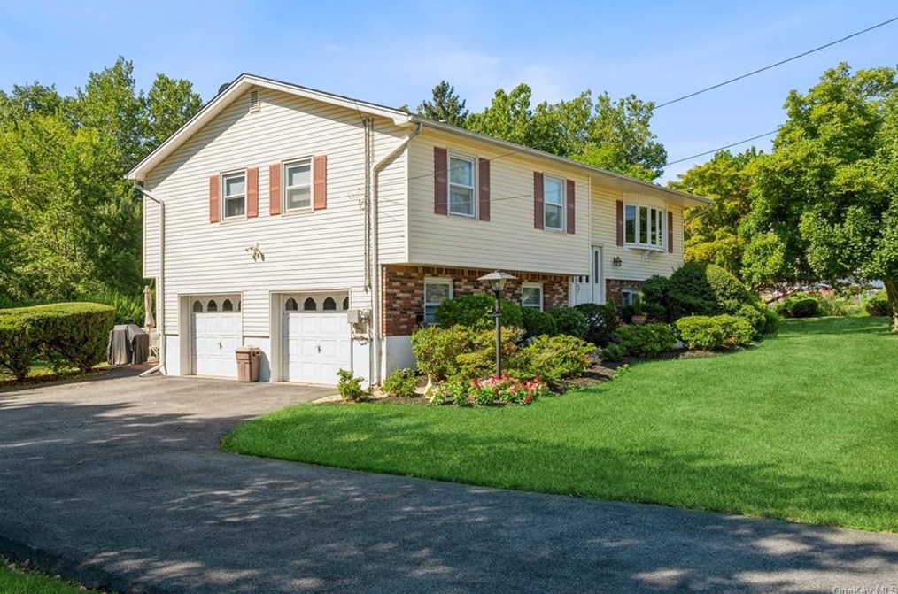 97 Blauvelt Rd, Blauvelt, NY 10913