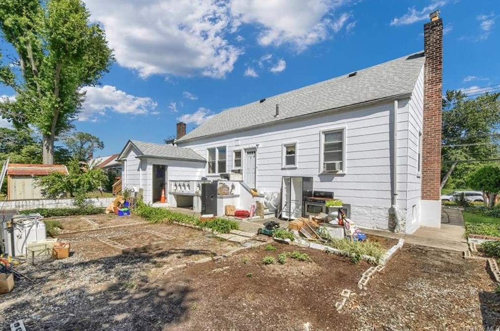 1293 Nepperhan Ave, Yonkers NY 10703-1026 exterior