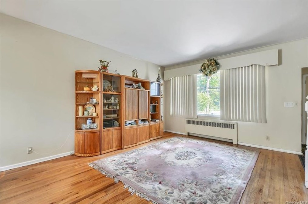 1293 Nepperhan Ave, Yonkers NY 10703-1026 exterior