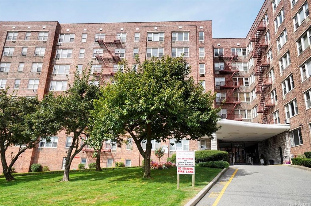 333 Bronx River Rd, Yonkers NY  10704-3442 exterior