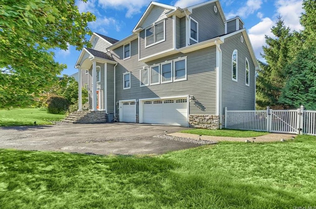 49 Winchester Dr, Monroe, NY 10950-3941