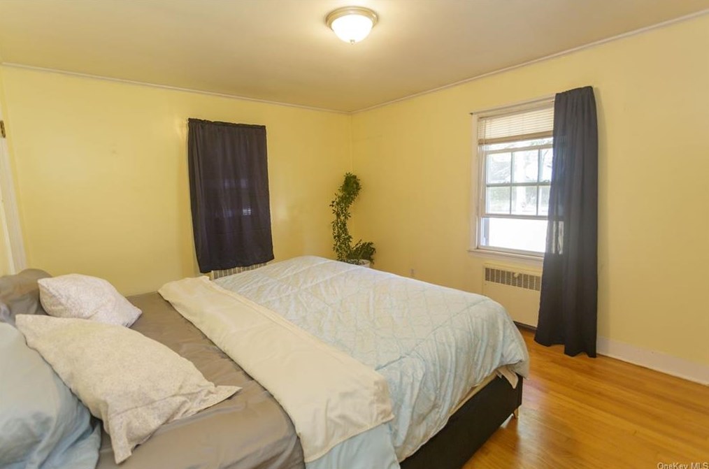 23 Deerfield Pl, Beacon NY 12508-1515 exterior