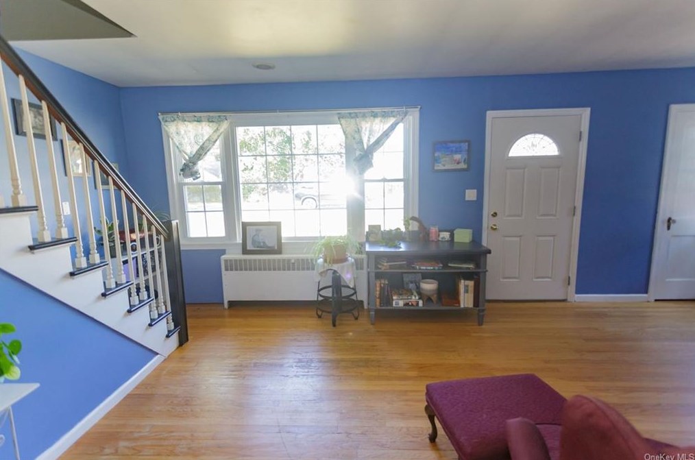 23 Deerfield Pl, Beacon NY 12508-1515 exterior