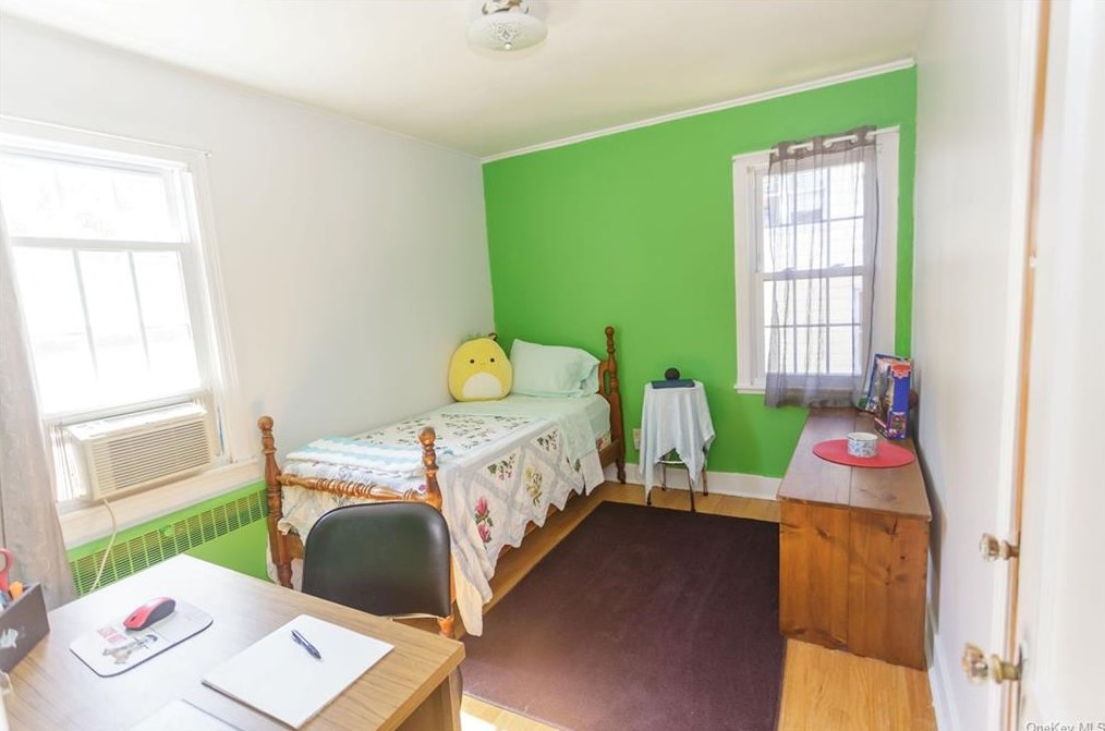 23 Deerfield Pl, Beacon NY 12508-1515 exterior