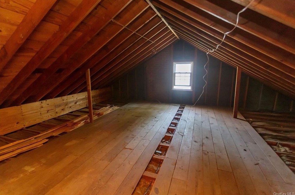 23 Deerfield Pl, Beacon NY 12508-1515 exterior