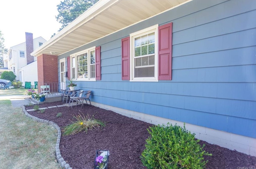 23 Deerfield Pl, Beacon NY 12508-1515 exterior