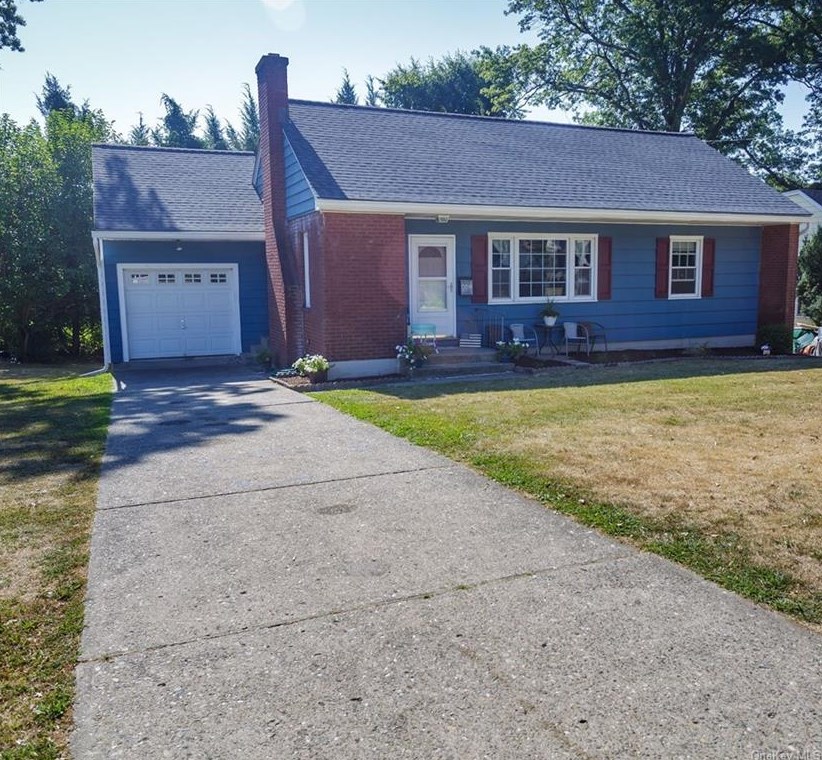 23 Deerfield Pl, Beacon, NY 12508-1514