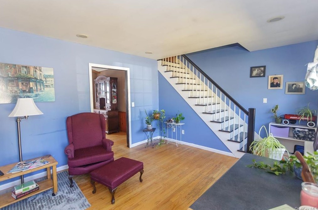 23 Deerfield Pl, Beacon NY 12508-1515 exterior