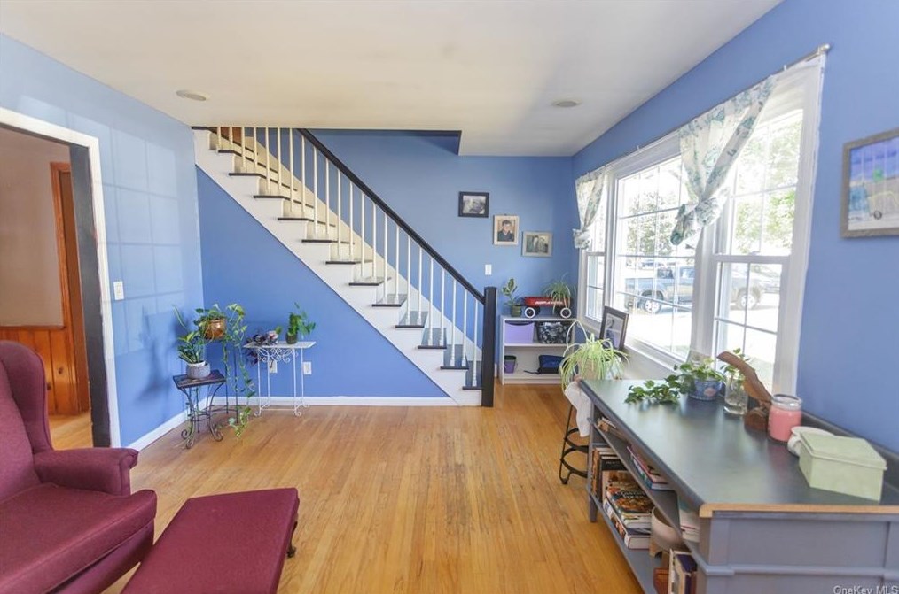 23 Deerfield Pl, Beacon NY 12508-1515 exterior