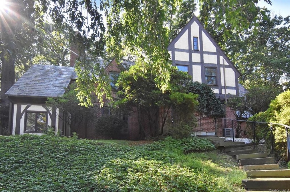 196 Judson Ave, Dobbs Ferry, NY 10522-3028