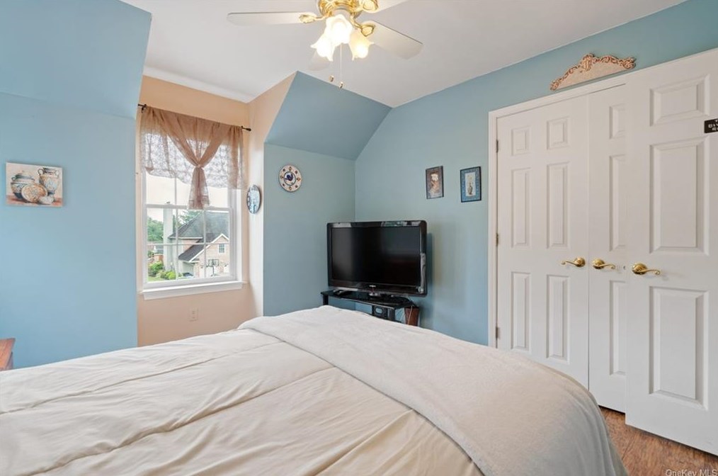 45 Overlook Ter, Walden NY  12586-1309 exterior